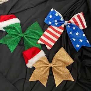 Cheer bows!!!!🎅🏼🎅🏼🇺🇸